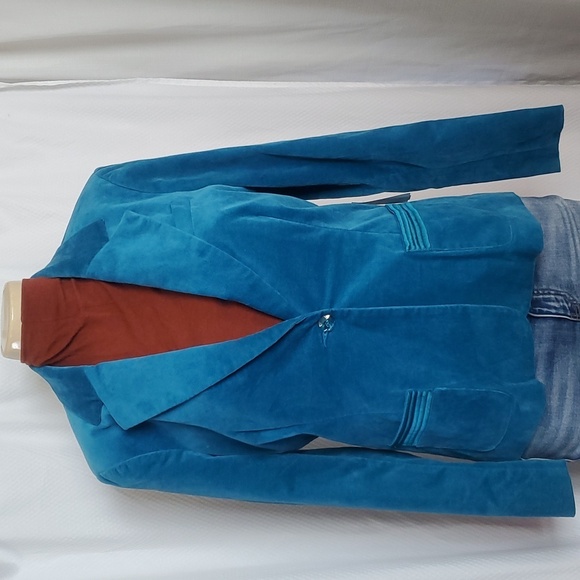 POW WOW Jackets & Blazers - NWT Pow Wow Teal velvet blazer w/ satin finishes Size P14